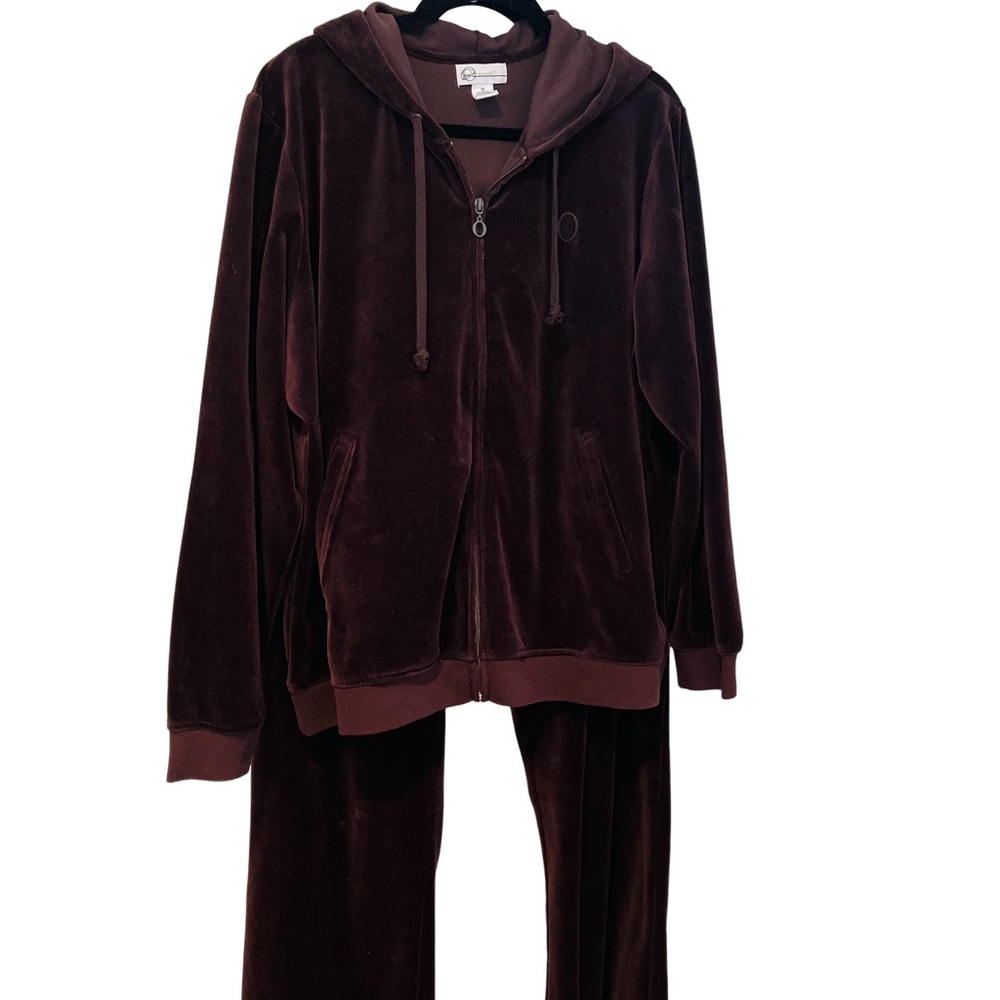 NWOT OPRAH BRAND BROWN VELOUR 2 PC. ZIPPERED JACKET AND MATCHING PANTS. …